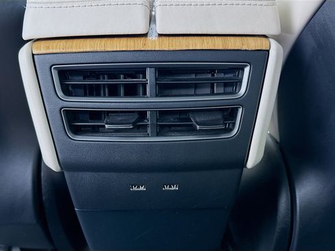 Used 2019 Tesla Model S AWD image 16