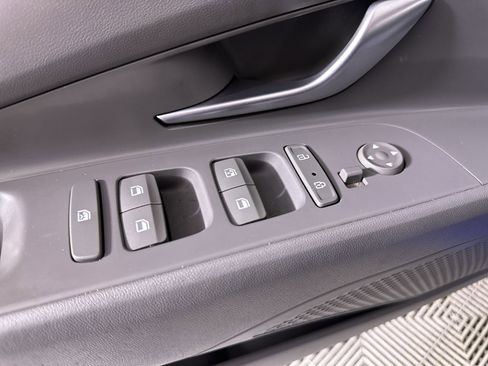 Used 2022 Hyundai Elantra SEL w/ Convenience Package image 61