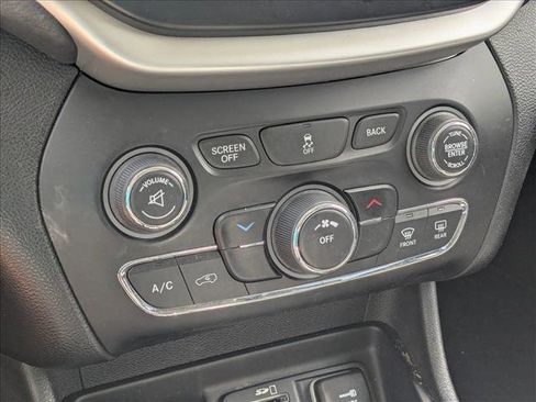 Used 2014 Jeep Cherokee Trailhawk w/ Leather Interior Group image 15