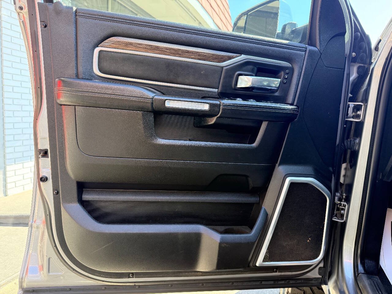Used 2019 RAM 3500 Laramie AWD/4WD image 16