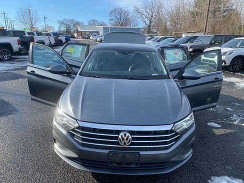 Used 2019 Volkswagen Jetta SE w/ Cold Weather Package image 30