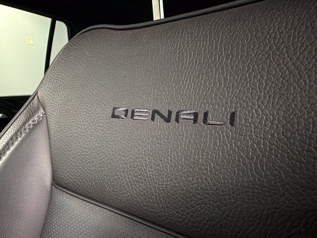 Used 2023 GMC Yukon Denali w/ LPO, Floor Liner Package AWD/4WD image 24