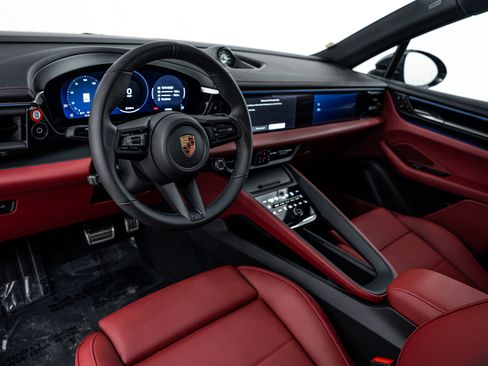 New 2025 Porsche Macan 4S Electric image 4