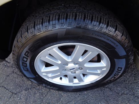 Used 2007 Ford Explorer Eddie Bauer image 26