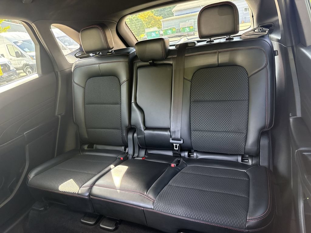 Certified 2025 Ford Escape ST-Line Select AWD/4WD image 21