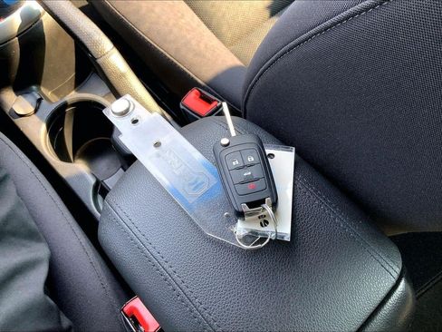 Used 2014 Chevrolet Cruze LT FWD image 12
