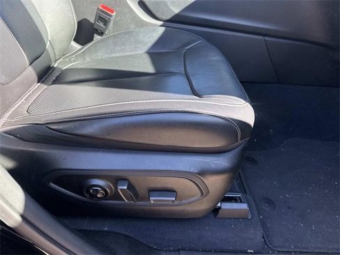 Used 2022 Jeep Grand Cherokee Limited 4xe w/ Luxury Tech Group II image 16