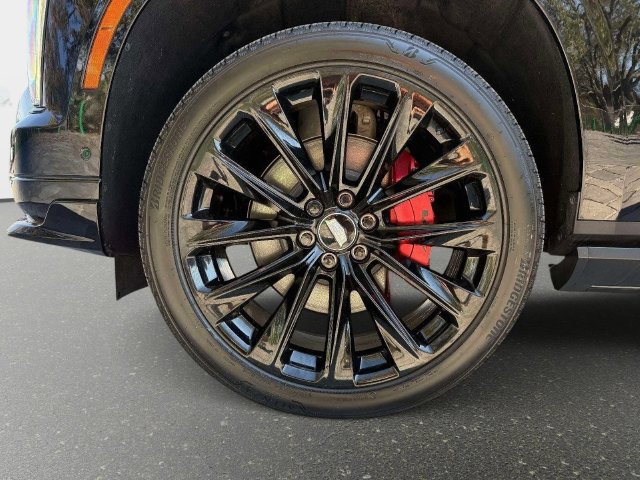 Used 2026 Cadillac Escalade V w/ LPO, ONYX Package AWD/4WD image 13