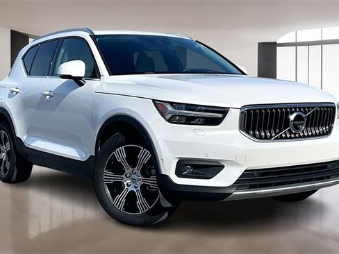 Used 2020 Volvo XC40 T5 Inscription image 3