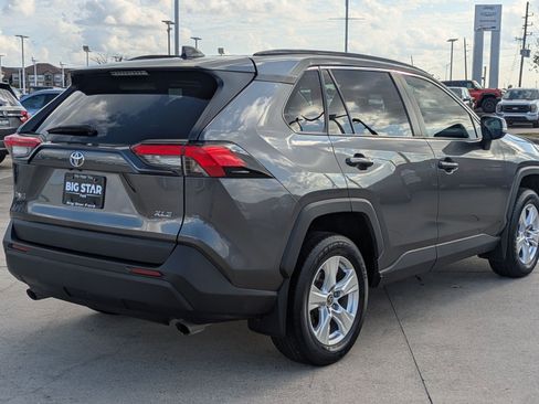 Used 2021 Toyota RAV4 XLE image 3