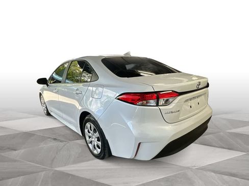 Used 2025 Toyota Corolla LE FWD image 6