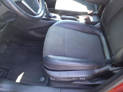 Certified 2021 Buick Encore Preferred image 22