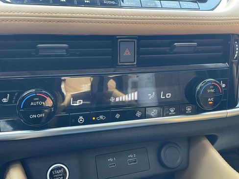 Used 2023 Nissan Rogue Platinum FWD image 19