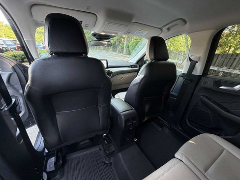Used 2022 Ford Escape SEL w/ Technology Package AWD/4WD image 20