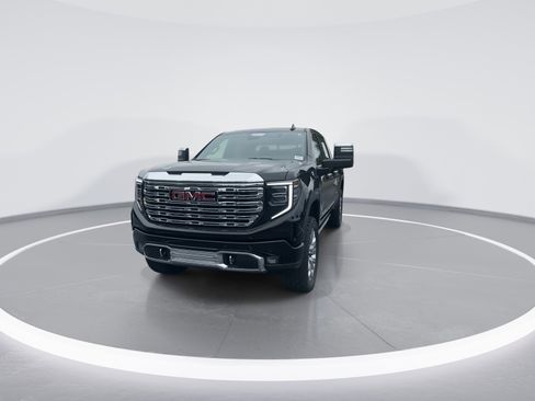 Used 2024 GMC Sierra 1500 Denali w/ Denali Reserve Package AWD/4WD image 3