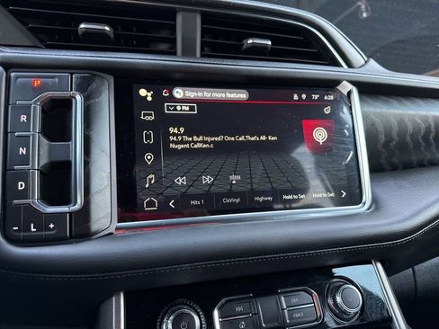 Used 2022 GMC Yukon Denali image 5