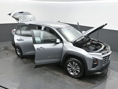 Used 2025 Chevrolet Equinox LT image 38