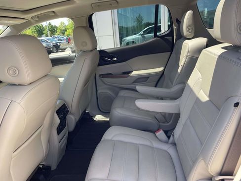 Used 2019 GMC Acadia Denali w/ Technology Package AWD/4WD image 10