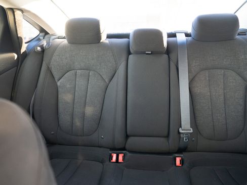 Used 2015 Chrysler 200 Limited w/ Convenience Group image 25