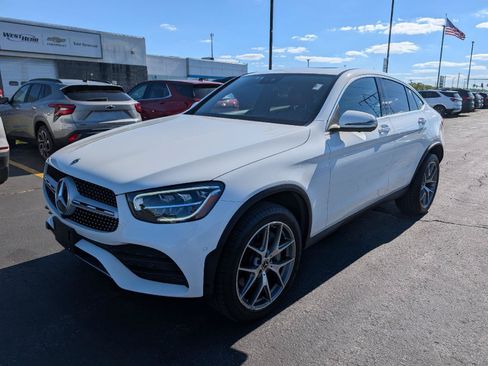 Used 2023 Mercedes-Benz GLC 300 4MATIC Coupe image 4