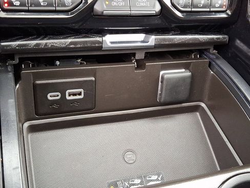 Certified 2024 GMC Yukon XL Denali image 28