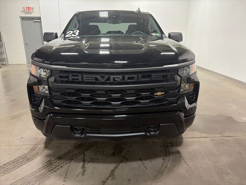 Used 2023 Chevrolet Silverado 1500 Custom image 8