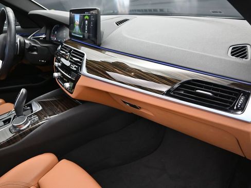 Certified 2023 BMW 530i w/ Convenience Package RWD image 24