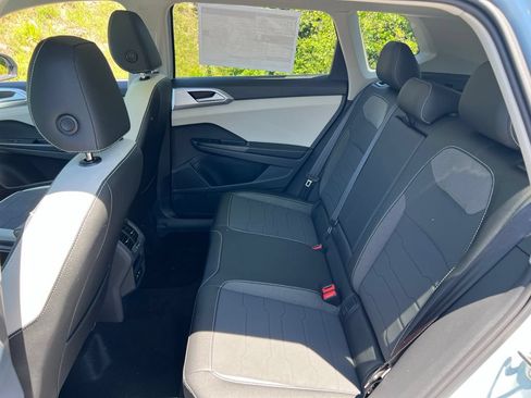 New 2026 Volkswagen Taos SE FWD image 24