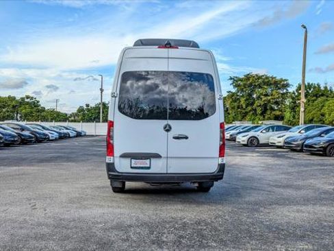 Used 2019 Mercedes-Benz Sprinter 2500 w/ Driver Convenience Package image 7