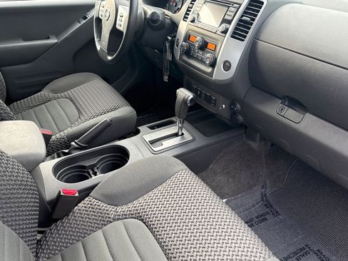 Used 2017 Nissan Frontier SV w/ SV Value Truck Package image 18