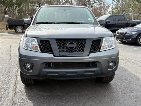 Used 2020 Nissan Frontier SV w/ Midnight Edition Floor Mats image 3