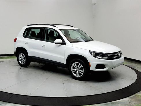 Used 2017 Volkswagen Tiguan S FWD image 3
