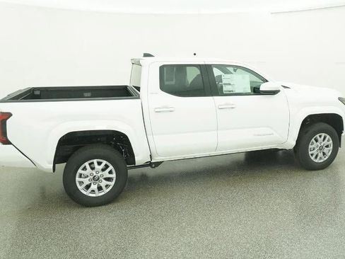 New 2026 Toyota Tacoma SR5 image 10