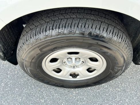 Used 2021 Nissan Frontier S RWD image 40