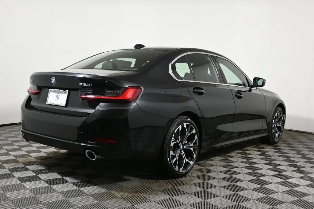 Used 2026 BMW 330i xDrive Sedan w/ Premium Package AWD/4WD image 7