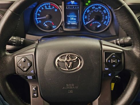 Used 2016 Toyota Tacoma TRD Off-Road AWD/4WD image 8