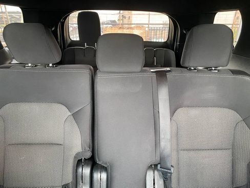 Used 2019 Ford Explorer XLT w/ Equipment Group 201A FWD image 18
