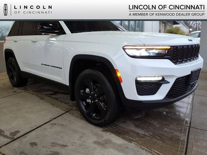 Used 2025 Jeep Grand Cherokee Limited w/ Black Appearance Package