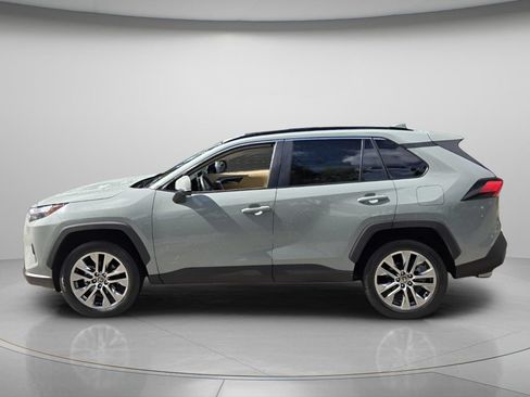 Used 2023 Toyota RAV4 XLE Premium FWD image 4