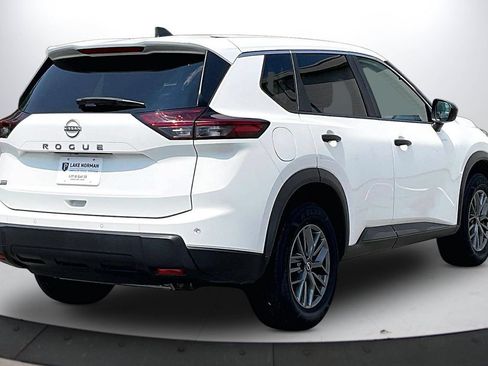 Used 2024 Nissan Rogue S FWD image 9