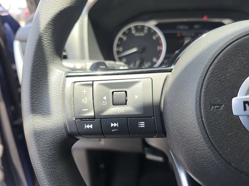 Used 2021 Nissan Rogue S FWD image 18