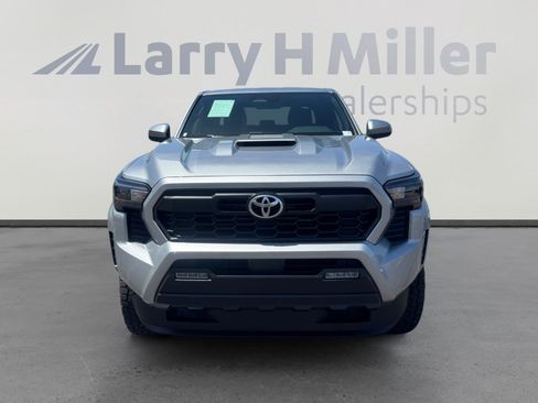Certified 2025 Toyota Tacoma TRD Sport AWD/4WD image 8