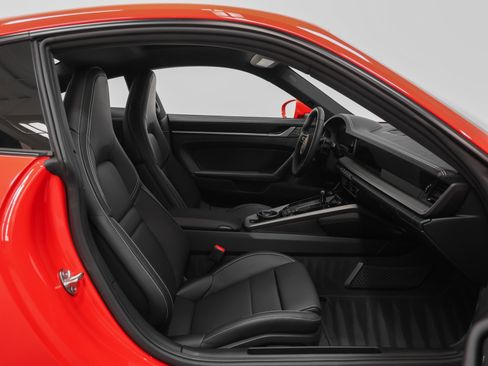 Used 2025 Porsche 911 Carrera image 26