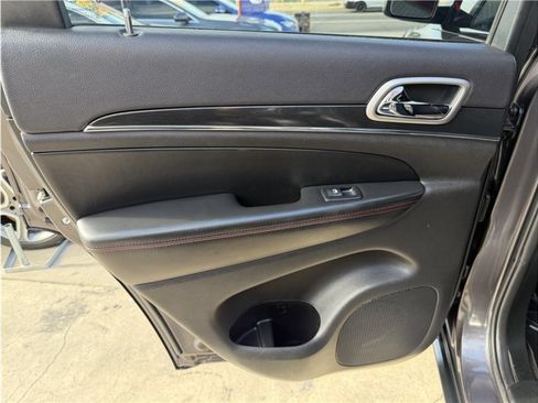 Used 2018 Jeep Grand Cherokee Trailhawk AWD/4WD image 19