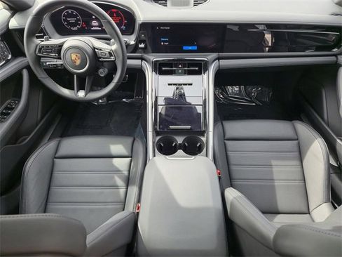 New 2024 Porsche Panamera 4 image 13