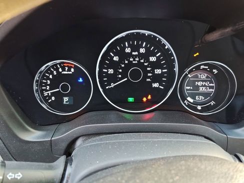 Used 2018 Honda HR-V EX image 8