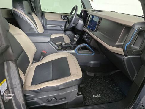 Certified 2024 Ford Bronco Wildtrak image 12