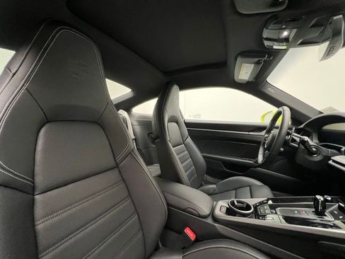 Certified 2025 Porsche 911 Carrera image 18