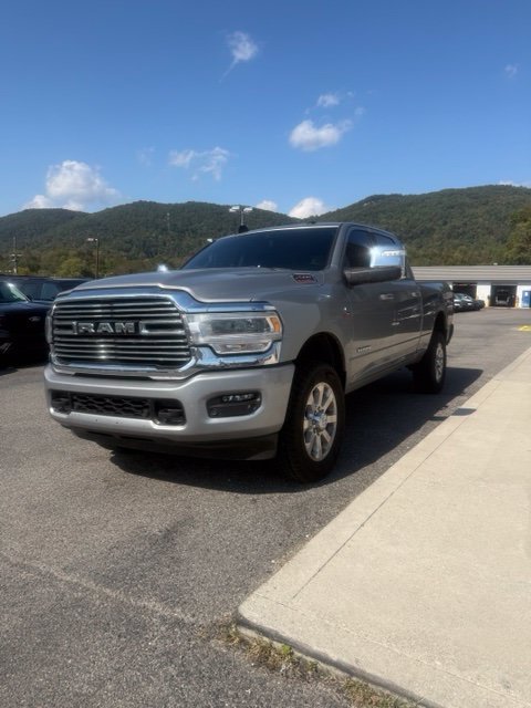 Used 2023 RAM 2500 Laramie AWD/4WD image 1