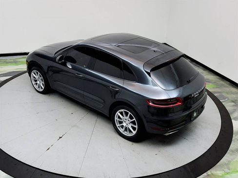 Used 2017 Porsche Macan AWD/4WD image 34